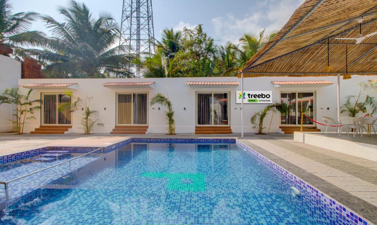 Treebo Code Red Hotel Morjim Bagian luar foto